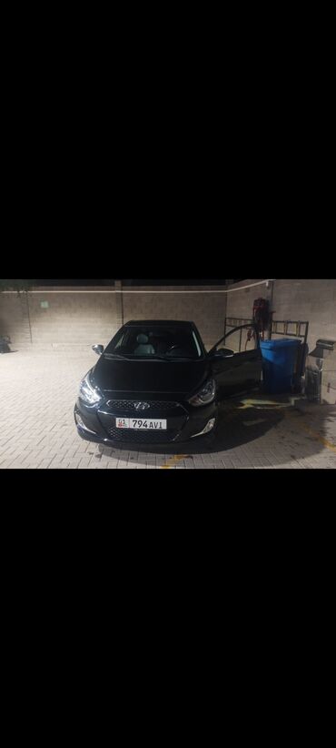 авто корея бишкек: Hyundai Accent sedan, черный цвет, номер 794 AVI (KG). Компактный