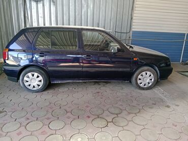 авто бу в рассрочку от частного лица: Volkswagen Golf: 1994 г., 1.6 л, Механика, Бензин
