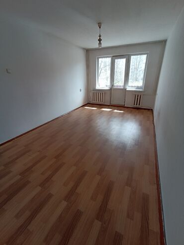 Другая мебель: 2 комнаты, 43 м², 104 серия, 2 этаж, Старый ремонт
