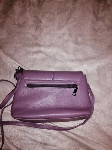 Другие сумки: . Новые. Красивые,классные сумочки. Фиолетовая сумочка, есть — 4