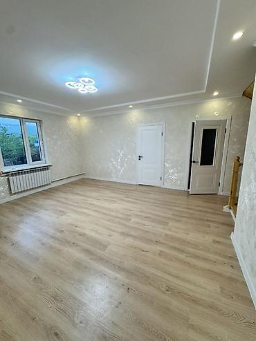 Продажа коттеджей и домов: 🏡 Срочная продажа 2-этажного дома в ж/м Ак-Орго, Бишкек! ✨ 177 м² | 5 — 15