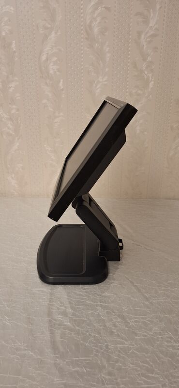 Monitorlar: Monitorlar zapçast kimi satılırlar 1ci - 25 AZN 2ci - 15 AZN — 11