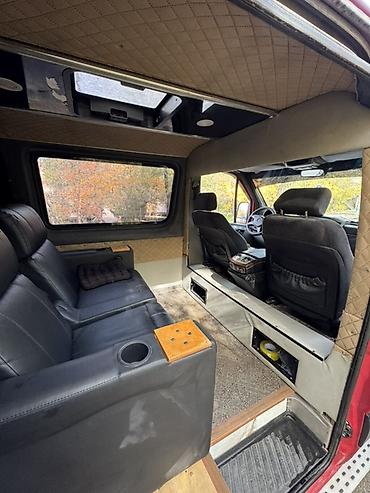 седенье на спринтер: Mercedes-Benz Sprinter (кузов W906) — красный фургон/комби — 6