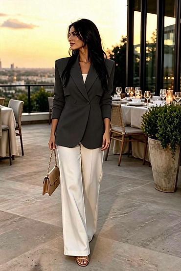 karirani sako: Elegantni ženski blejzer – više boja

Sako: 2.800 dinara
S M L — 4