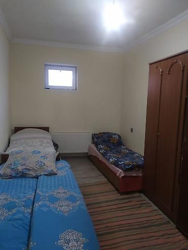 bayıl ev: 🔑 Kirayə verilir! 📍 Bayıl, Duyma restoranının yanı 🛏️ 1 otaqlı — 2