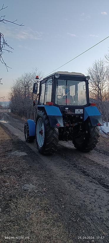 Traktorlar: Belarus MTZ traktoru - Güclü dörd silindrli dizel mühərrik - Ön və — 2