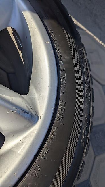 Шиналар жана дисктер: Дөңгөлөктөр монтажда 225 / 55 / R 17, Кыш, Колдонулган, 1 даана, Жеңил унаалар, Куйма, тешиктери - 5 — 2