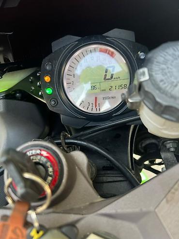 16060 super: Продается Kawasaki ZX-10R — supersport с фирменной расцветкой Kawasaki — 6
