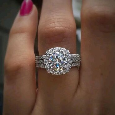 Prstenje: Predivno prstenje prepuno cirkona, ima po velicinama