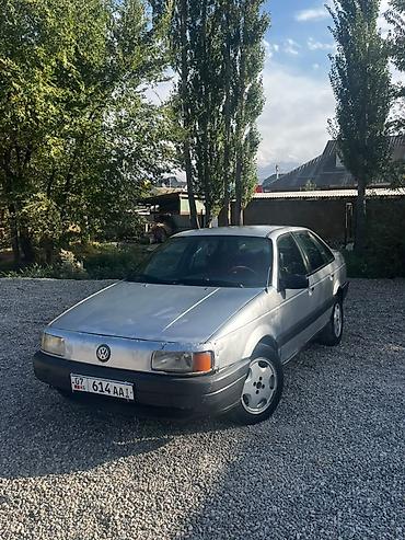 Volkswagen Passat: 1991 г., 1.8 л, Механика, Седан