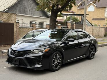 срочно продаю машину бишкек: Toyota Camry: 2017 г., 2.5 л, Типтроник, Бензин, Седан