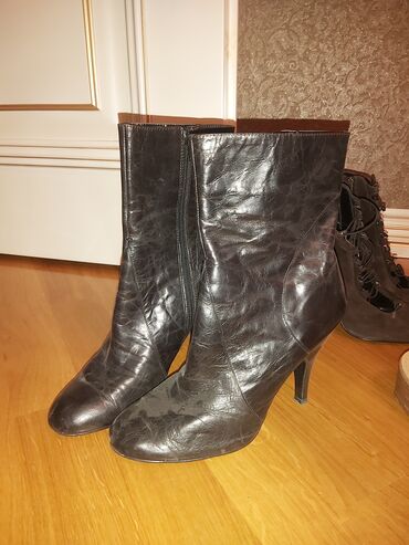 Basanoşka və səndəllər: Ölçü: 39, rəng - Bej, Yeni — 17