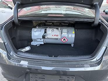 Hyundai: Hyundai Sonata: 2018 г., 2 л, Автомат, Газ, Седан — 7