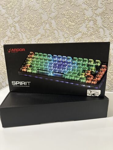 red square keyrox: Клавиатура, Механическая, Проводное подключение, Размер: 80%