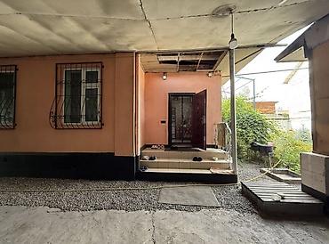 Продажа коттеджей и домов: Продается дом. На первой линии Элебесова (район дордой). Участок — 2