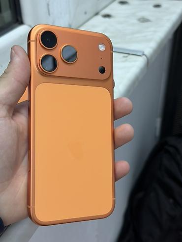 apple watxh: Смартфон в оранжевом цвете с тремя объективами основной камеры и — 7