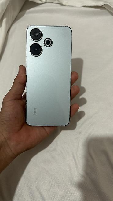 смартфон xiaomi redmi note 14: Redmi, Redmi 13, Б/у, 128 ГБ, цвет - Серебристый — 1
