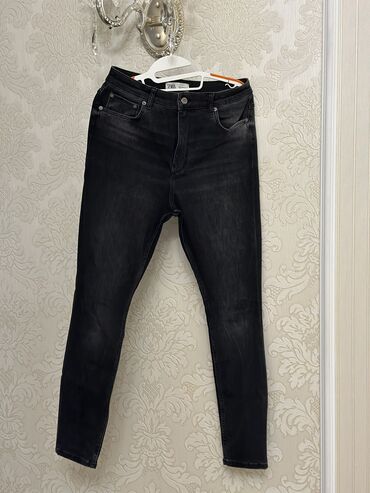 супероблегающие джинсы мужские: Джинсы M (EU 38), цвет - Черный