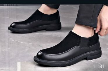 черный пуховик с мехом: Продаю демисезонные кожзам мужские туфли 43ий размерзаказывал для