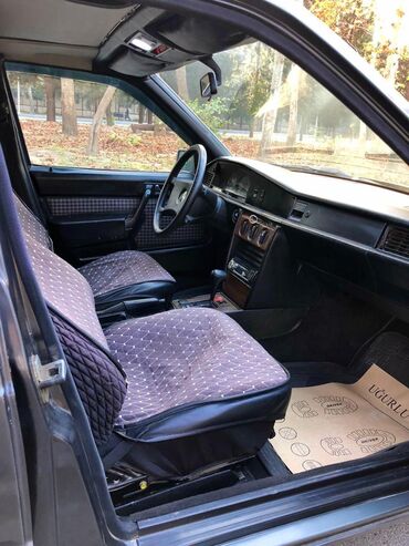 Mercedes-Benz: Mercedes-Benz 190: 2 l | 1990 il Sedan — 15