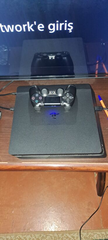 playstation 4 fiyatları 2 el: Playstation 4 içində 4 yüklənmiş oyun: Red Dead Redemption 2 Ghost Of