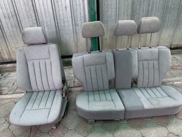сиденье 124: Продаю сиденья на мерс 124 кузов универсал в отличном состоянии