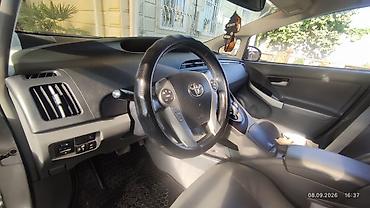 honda git: Toyota Prius: 2011 г., 1.8 л, Вариатор, Гибрид, Хэтчбэк — 5