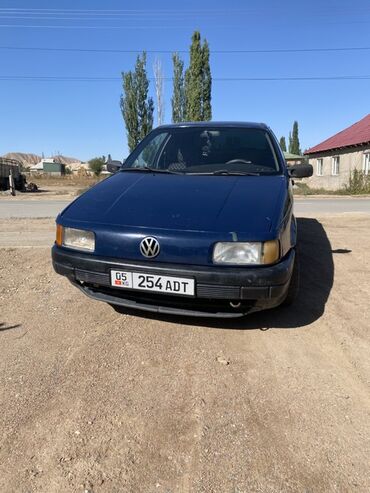 авто телешка: Volkswagen Passat: 1990 г., Механика, Седан