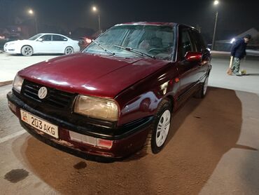 Volkswagen: Volkswagen Vento: 1993 г., 1.8 л, Механика, Бензин, Седан — 3