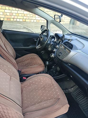 Honda: Honda Jazz: 2011 г., 1.5 л, Механика, Бензин, Хэтчбэк — 7