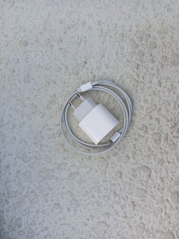 Şarj cihazları: Simsiz şarj cihazı Apple, 20 Vt