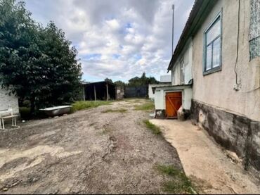 продаю дом бактуу долоноту: Үй, 105 кв. м, 6 бөлмө, Менчик ээси, Эски ремонт