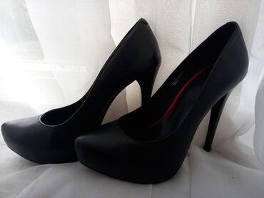 вечерние туфли на высоких каблуках: Туфли 38, цвет - Черный