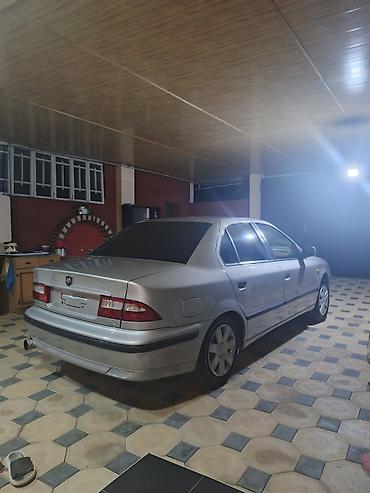 Samand LX sedan – gümüşü rəng, 4 qapılı, AZ dövlət nömrə nişanı ilə