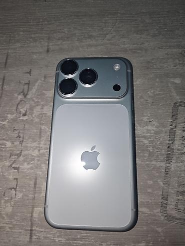 IPhone 17 Pro, Б/у, 256 ГБ, Белый, Защитное стекло, Чехол, Коробка, 100 %