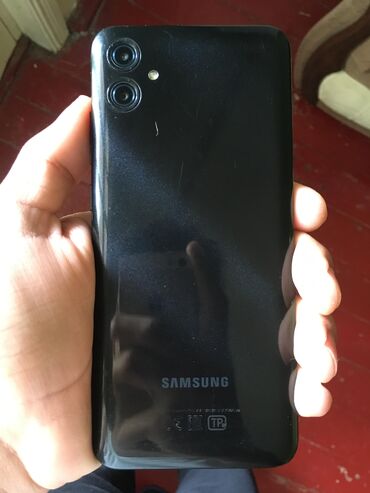 işlənmiş samsung telefonlar: Samsung Galaxy A04e, 64 GB, rəng - Qara, Sensor, Face ID
