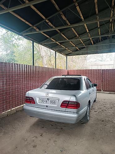 mercedes tap az: Mercedes-Benz E-Class: 2.4 l | 1998 il Sedan — 3