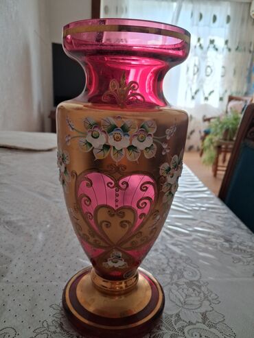Vazalar: Bir vaza, Bogem şüşəsi