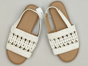 Sandals Reserved, 33, New