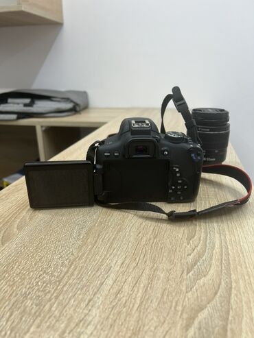 Canon EOS 750D rəqəmsal güzgü-refleks (DSLR) kamera dəsti, fotoqrafiya