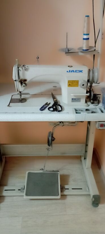 ак жар ж м: Jack, Бар