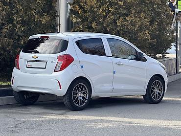 Chevrolet: Chevrolet Spark: 2017 г., 1 л, Вариатор, Бензин, Хэтчбэк — 3
