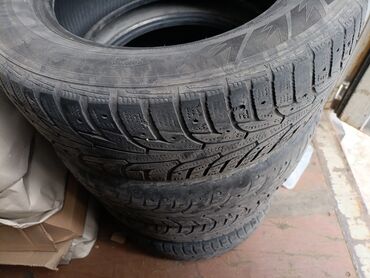 Шины: 215/60/ R 16 зима 
в хорошем состоянии 
все за 2000 сом