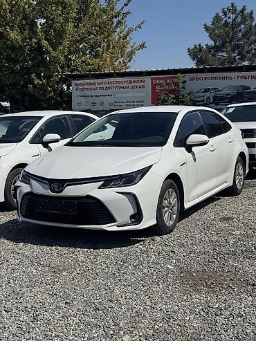 купить мерс с: Toyota Corolla: 2022 г., 1.8 л, Вариатор, Гибрид, Седан — 2