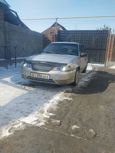 Daewoo: Daewoo Nexia: 2010 г., 1.6 л, Механика, Бензин, Седан