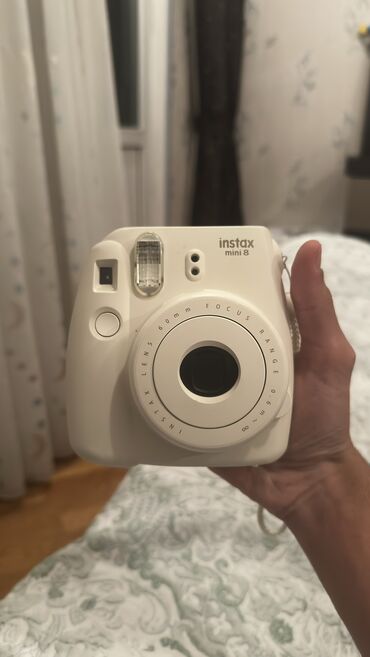 FujiFilm Instax mini 8 Veziyeti pis deyil, ela isleyir Barter basqa