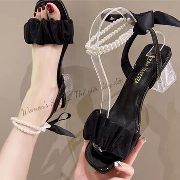 женские красивые туфельки: Туфли 38, цвет - Черный