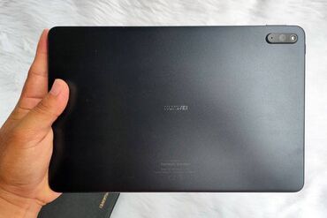 ekran kartı notebook: Huawei Matepad 11 satıram. 6 ram 128 gb yaddaş, play market yoxdur