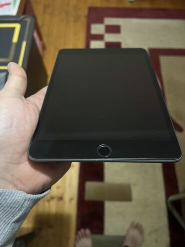 Apple iPad: Apple iPad mini (Space Gray) - Kompakt 7.9 düymlük Retina ekran – — 4