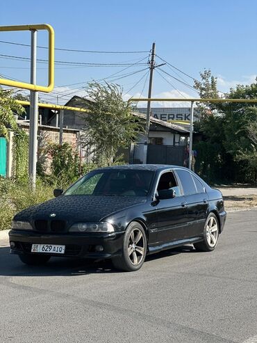 меняю на дом: BMW 5 Series (E39) седан, черный цвет